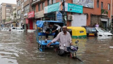 Photo of दिल्ली-यूपी में बारिश से हाहाकर, राजस्थान के 50 गांवों पर संकट; IMD ने जारी किया अलर्ट