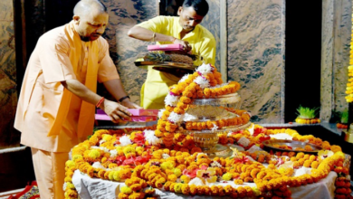 Photo of यूपी: देवीपाटन शक्तिपीठ पहुंचे सीएम योगी, मां पाटेश्वरी का किया दर्शन-पूजन