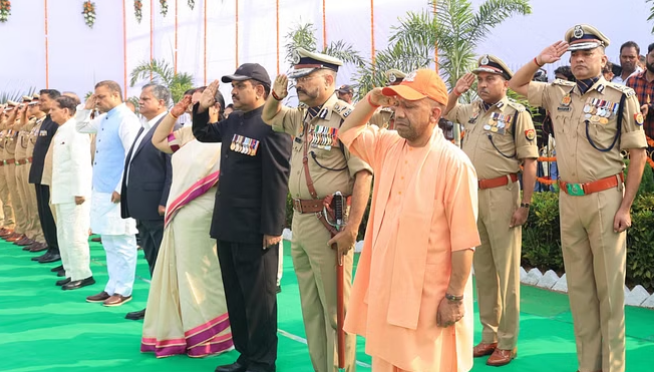 Photo of यूपी : दो शहीद पुलिसकर्मियों को मुख्यमंत्री योगी ने दी श्रद्धांजलि