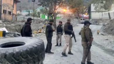 Photo of गांदरबल हमले में शामिल आतंकी का फोटो आया सामने, झोपड़ी में प्रवेश करते दिख रहा बंदूकधारी…