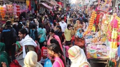 Photo of दीपावली को लेकर बिहार के बाजारों में रौनक, मिट्टी के दीये से लेकर रंग-बिरंगी आतिशबाजी खरीद रहे लोग