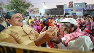 Photo of दिवाली पर उज्जैन के हामू खेड़ी कुष्ठ धाम पहुंचे सीएम मोहन यादव