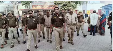 Photo of यूपी: मीरापुर में मतदान के बीच हुआ हंगामा, पुल‍िस पर पथराव