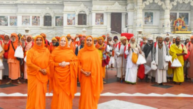 Photo of 14,000 महात्माओं और निराश्रित विधवा माताओं को प्रेम मंदिर और कीर्ति मंदिर में दी गयी सहायता सामग्री