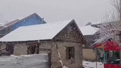 Photo of कश्मीर के मैदानी इलाकों में सीजन की पहली बर्फबारी