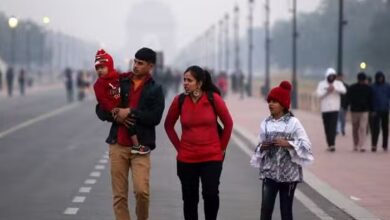 Photo of कंपकंपाती ठंड के बीच बारिश में भीगने को तैयार रहें दिल्लीवाले