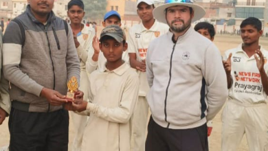 Photo of 1st प्रयागराज U-14 प्रीमियम T20 लीग के चौदहवें मैच में शिखर की बेहतरीन गेंदबाजी के बदौलत स्टर्लिंग स्कूल 11 की टीम को 4 विकेट से शानदार जीत मिली।