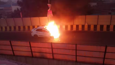 Photo of दिल्ली: साहित्यकार कुंवर रंजीत सिंह की कार में लगाई आग