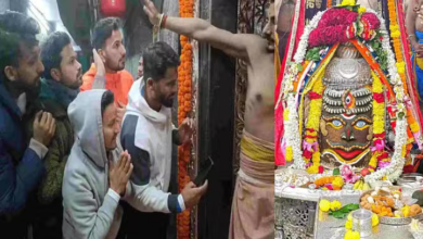 Photo of महाकाल के दरबार पहुंचे सात क्रिकेटर, दो घंटे तक बैठकर देखी भस्म आरती