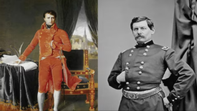 Photo of एक हाथ कोट में डालकर अपना चित्र क्यों बनवाते थे लोग? गुजरे जमाने का बड़ा राज