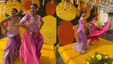 Photo of ’25वीं एनिवर्सरी को शादी बना दिया!’ माता-पिता के स्पेशल दिन को बेटियों ने बनाया खास