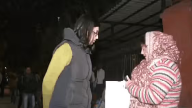 Photo of दिल्ली के एक अस्पातल का स्वाती मालीवाल ने किया दौरा