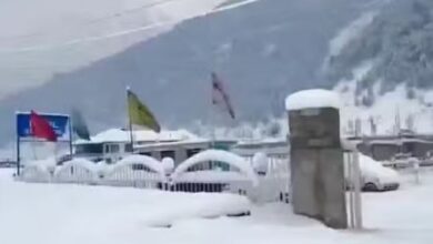 Photo of JK: चोटियों पर बर्फबारी से पहाड़ से मैदान तक बढ़ी ठंड, -1 डिग्री पहुंचा तापमान