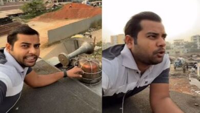 Photo of विदेश पहुंचा इंडियन लड़का, ट्रेन की छत पर चढ़कर की यात्रा, एक हाथ छोड़कर बनाने लगा रील!