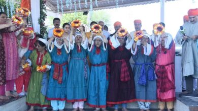 Photo of 62 प्रतिशत कश्मीरी पंडित चाहते हैं घर वापसी, लेकिन सबसे बड़ा कारण है सुरक्षा को लेकर चिंता