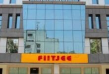 Photo of FIITJEE की कई ब्रांच बंद होने पर पेरेंट्स का हंगामा, पुलिस में दर्ज कराई शिकायत