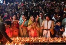 Photo of आचार्यश्री विद्यासागर महाराज के पहले समाधि स्मृति दिवस पर 1008 दीपों से की गई महाआरती