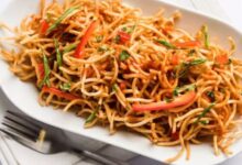 Photo of इस आसान रेसिपी से मिनटों में तैयार करें Chilli Cheese Noodles