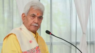 Photo of जम्मू-कश्मीर: आतंकवादी संगठन से संबंध के आरोप में तीन सरकारी कर्मचारी बर्खास्त