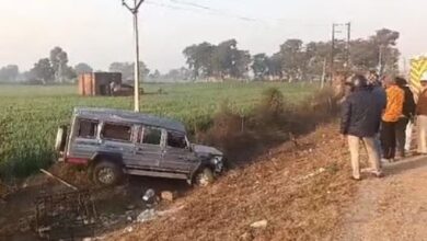 Photo of मैहर में भीषण सड़क हादसा, महाकुंभ से लौट रहे श्रद्धालुओं वाहन का वाहन पलटा, एक की मौत; पांच घायल