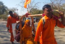 Photo of बदायूं के श्रवण कुमार: बेटों ने मां को कांवड़ में बैठाकर कराई चारधाम यात्रा