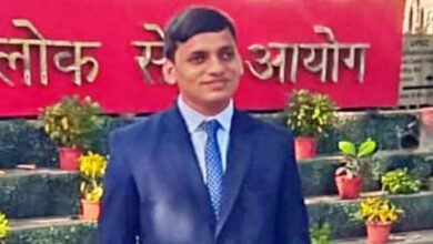 Photo of बिहार के रविराज देख नहीं सकते, मां ने कुछ ऐसे क्रैक कराई यूपीएससी परीक्षा, दिल छू लेगी इनकी कहानी