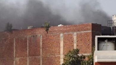 Photo of अर्बन स्टेट 2 की बिल्डिंग में लगी आग, तीन दिन पहले इसी भवन के बाहर खड़े कई वाहन जल गए थे