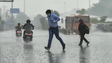 Photo of दिल्ली में बदला मौसम का मिजाज, तेज आंधी और बारिश से तापमान में भारी गिरावट