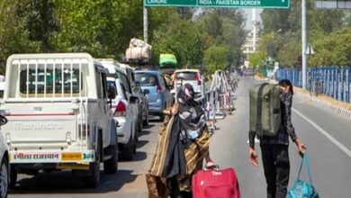 Photo of अटारी-वाघा के गेट खुले: अमन की उम्मीदें लिए वतन लाैटे पाक नागरिक