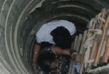 Photo of बिहार: 25 फीट गहरी टंकी में गिरी महिला, चीखने-चिल्लाने पर मदद के दौड़ा युवक