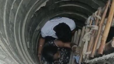 Photo of बिहार: 25 फीट गहरी टंकी में गिरी महिला, चीखने-चिल्लाने पर मदद के दौड़ा युवक