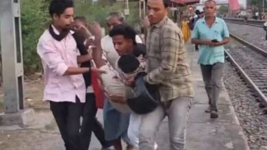 Photo of बिहार: प्लेटफॉर्म पर बने कंक्रीट का यात्री शेड गिरने से चार लोग घायल