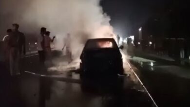 Photo of जालंधर: ब्लैक आउट के दौरान सड़क पर चलती कार में लगी आग