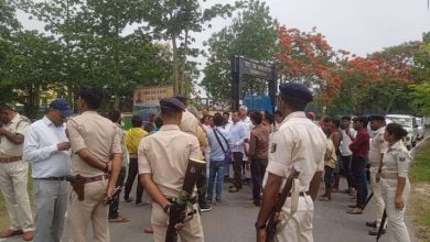 Photo of ‘लोकतंत्र में गांव जाना अपराध नहीं’, सीएम नीतीश के गांव में रोक पर भड़के प्रशांत किशोर