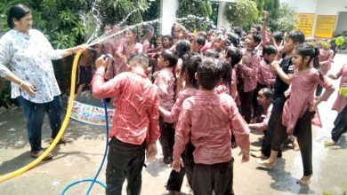 Photo of यूपी: प्राइमरी स्कूलों में शुरू हुईं गर्मियों की छुट्टियां, माध्यमिक स्कूल आज से होंगे बंद