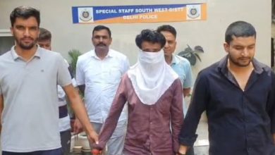 Photo of दिल्ली में फिर दरिंदगी: पति का कत्ल…लहूलुहान पत्नी को मरा समझ की हैवानियत