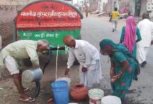 Photo of फतेहाबाद में गहराने लगा जलसंकट, ग्रामीण दूर दराज से ढो रहे पानी…