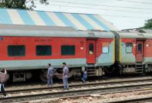 Photo of राजधानी एक्सप्रेस में चढ़ते समय विवाद, युवक की गला दबाकर हत्या की कोशिश