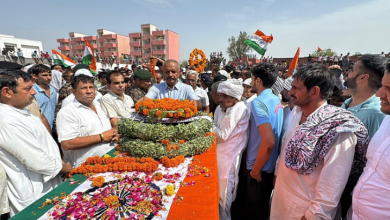 Photo of दादरी में घर पहुंचा शहीद का पार्थिव शरीर
