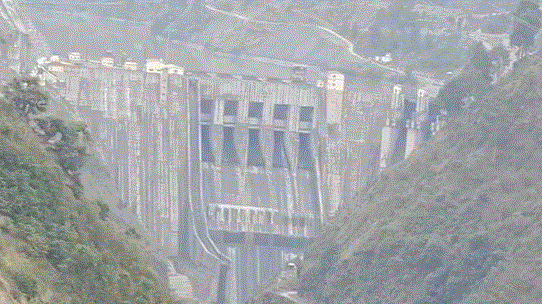 Photo of अब नहीं मिलेगा एक बूंद भी: सलाल डैम के गेट बंद, चिनाब नदी का बहाव रोका