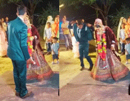 Photo of ‘कर ये रहा है और शर्म मुझे आ रही है’, दुल्हन के सामने यूं नाचने लगा दूल्हा, पब्लिक ने दिल खोलकर लिए मज़े