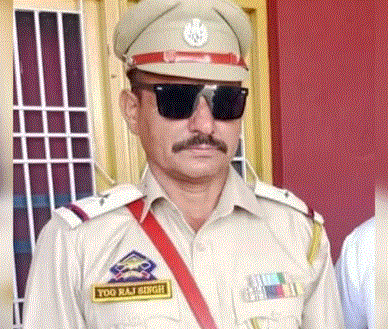 Photo of पुलिस नाके पर पशु तस्करों ने जवानों को मारी टक्कर, एक अधिकारी की मौत और एक जवान घायल