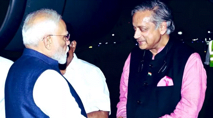 Photo of पीएम मोदी से मिलने दिल्ली से केरल पहुंचे शशि थरूर