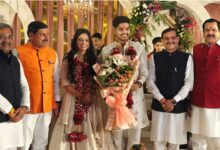 Photo of सीएम मोहन के घर एक बार फिर गूंजेगी शहनाई, सादे समारोह में छोटे बेटे अभिमन्यु ने की इशिता से सगाई