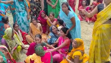 Photo of  बिहार: मजदूरी पर जा रहे युवक पर गिरा हाई वोल्टेज तार, गर्दन धड़ से हुई अलग