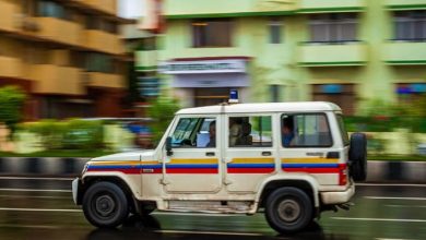 Photo of महाराष्ट्र: हादसे में युवक की मौत, गुस्साए लोगों ने पुलिसकर्मियों पर किया हमला