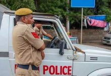 Photo of मुंबई: चलती कैब में महिला पायलट के साथ छेड़छाड़, पुलिस को देखकर भागे मनचले
