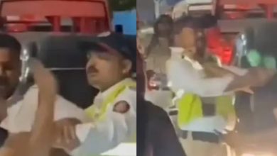 Photo of ट्रैफिक पुलिस ने कॉलर पकड़कर लड़के को मारा थप्पड़, तो शख्स ने भी पलट कर जड़ दिया तमाचा