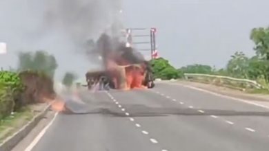 Photo of जयपुर-अजमेर हाईवे पर केमिकल टैंकर पलटते ही बना आग का गोला