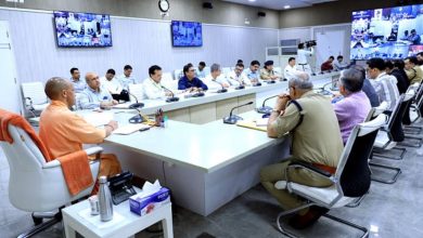 Photo of सीएम योगी ने कहा- त्योहारों में भड़काऊ नारे, हथियार प्रदर्शन बर्दाश्त नहीं; कावंड़ यात्रा में नहीं बिकेगा मांस